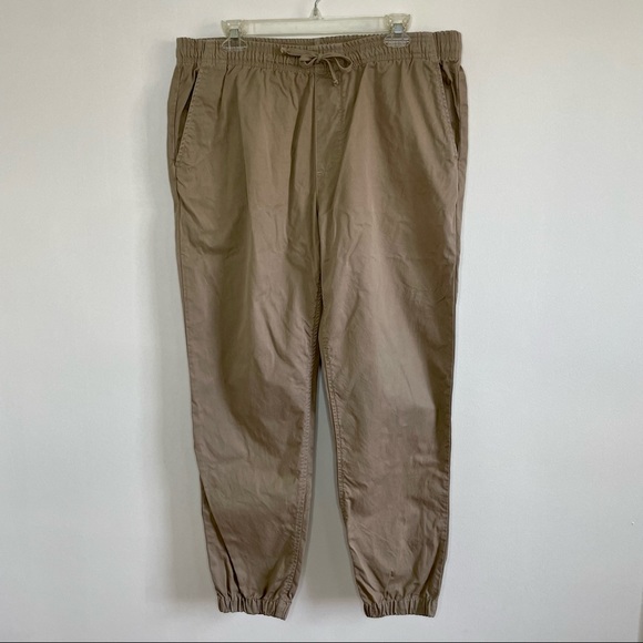 Save Khaki United Classic Twill Jogger - Tan